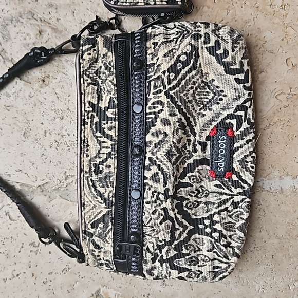 Saks Roots 2 in 1 Crossbody and Wallet with Rope Strap Bag - Picture 4 of 9